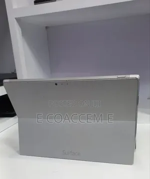 New Laptop Microsoft Surface 8GB Intel Core i7 SSD 256GB