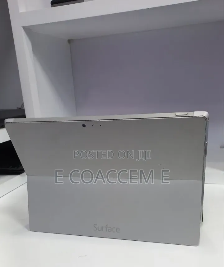 New Laptop Microsoft Surface 8GB Intel Core i7 SSD 256GB