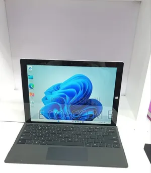 New Laptop Microsoft Surface 8GB Intel Core i7 SSD 256GB