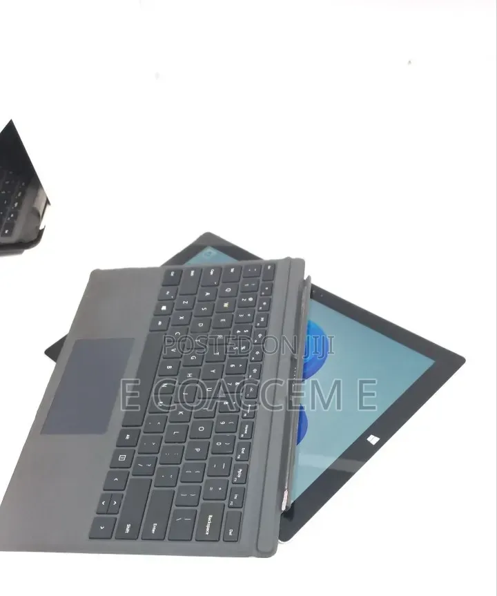 New Laptop Microsoft Surface 8GB Intel Core i7 SSD 256GB