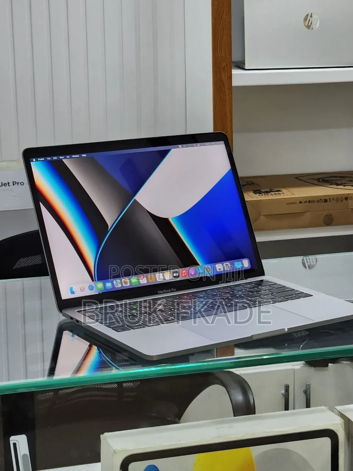 New Laptop Apple MacBook Pro 2019 16GB Intel Core i7 SSD 512GB