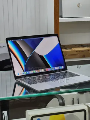New Laptop Apple MacBook Pro 2019 16GB Intel Core i7 SSD 512GB