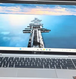 New Laptop HP EliteBook 830 G8 16GB AMD Ryzen 5 SSD 512GB