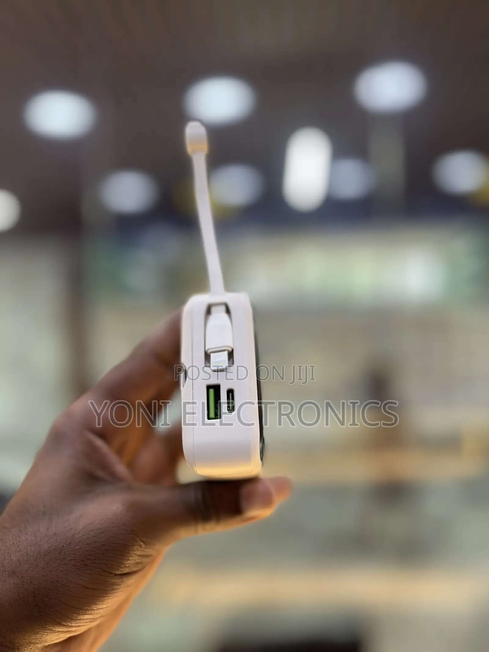 Rugga's 20,000mAh Portable Power Bank With Built-in Cables
