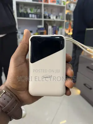 Rugga's 20,000mAh Portable Power Bank With Built-in Cables