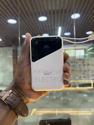 Rugga's 20,000mAh Portable Power Bank With Built-in Cables