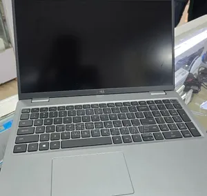 New Laptop Dell Precision 5560 8GB Intel Core i7 SSD 512GB