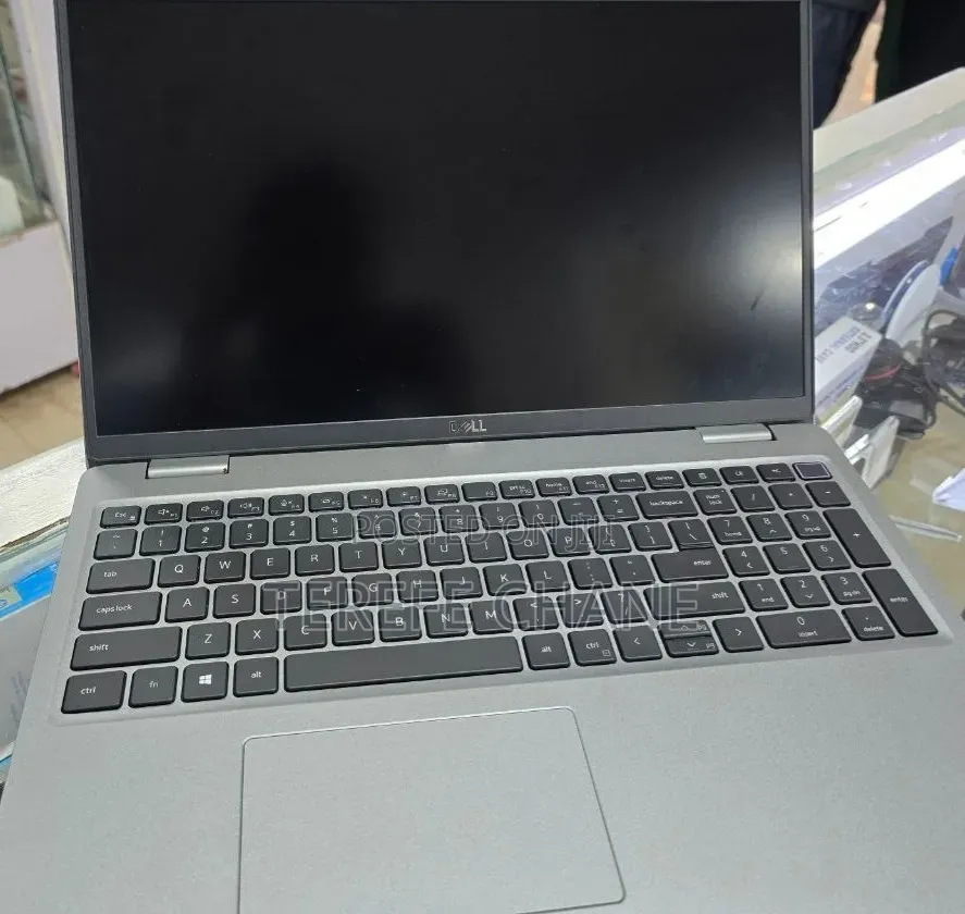 New Laptop Dell Precision 5560 8GB Intel Core i7 SSD 512GB