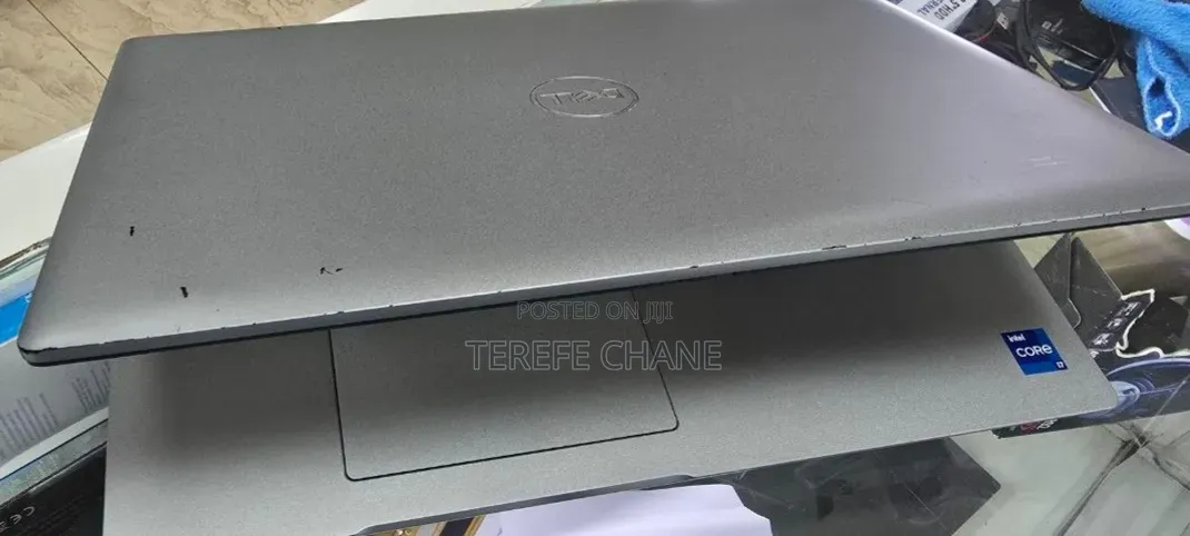 New Laptop Dell Precision 5560 8GB Intel Core i7 SSD 512GB