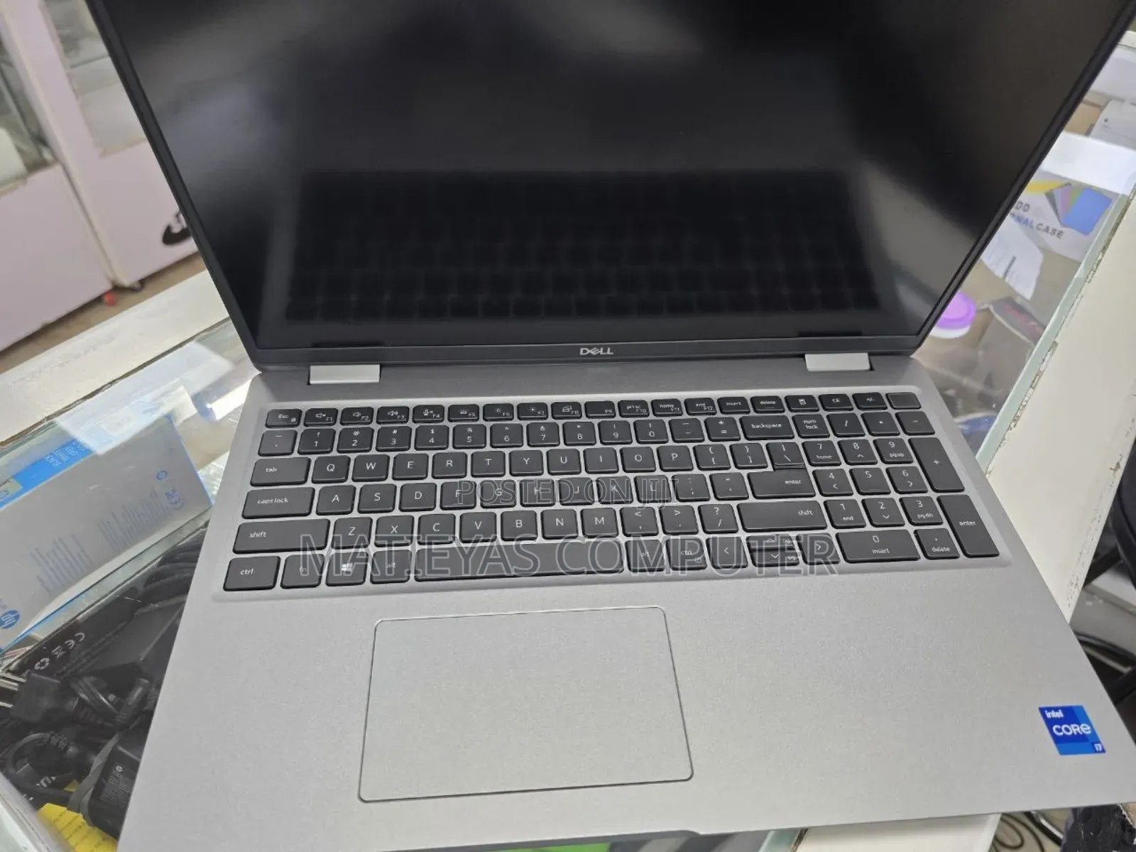 New Laptop Dell Precision 3560 8GB Intel Core i7 SSD 512GB