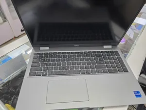 New Laptop Dell Precision 3560 8GB Intel Core i7 SSD 512GB