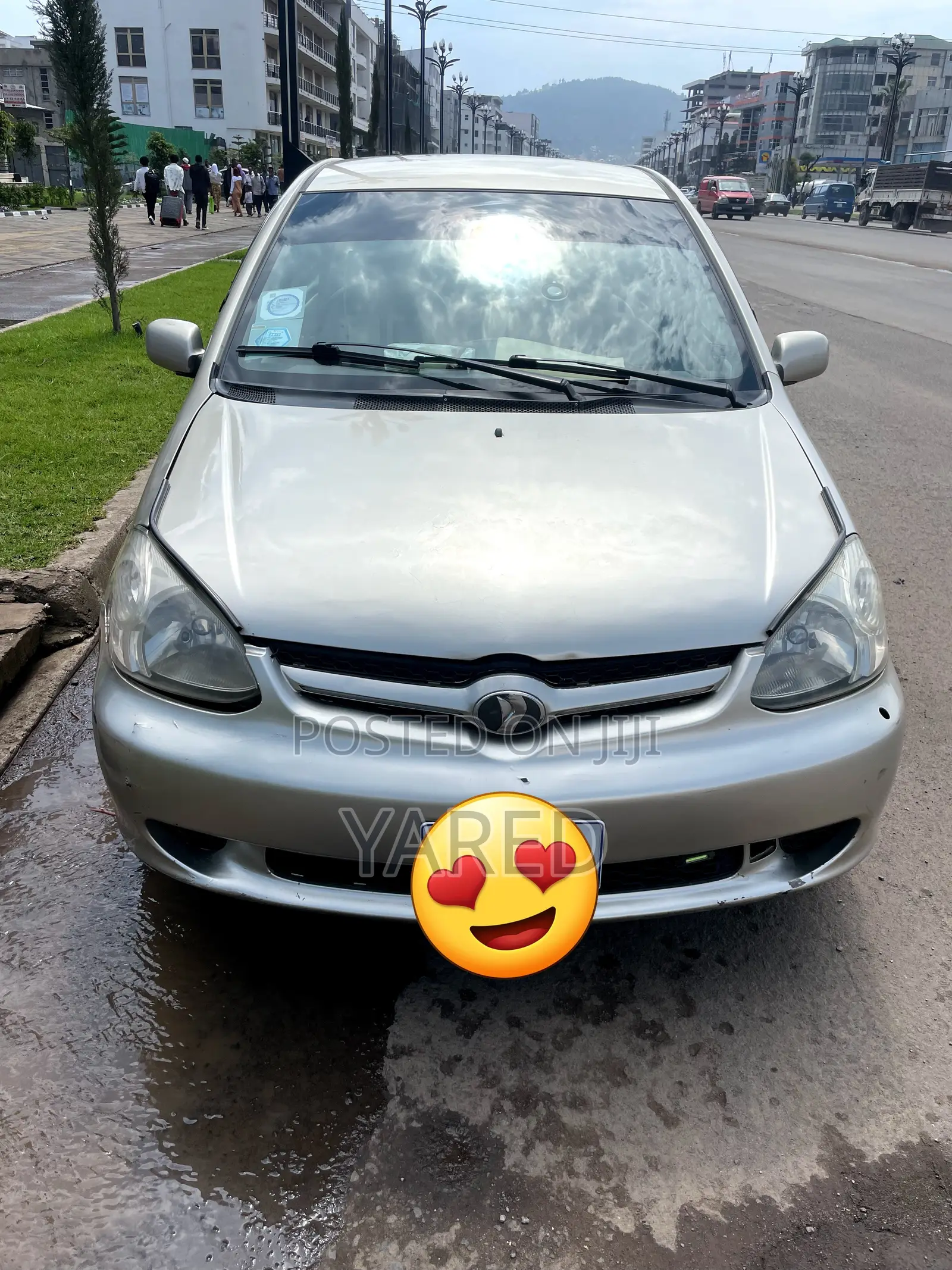 Toyota Platz 2004 Silver