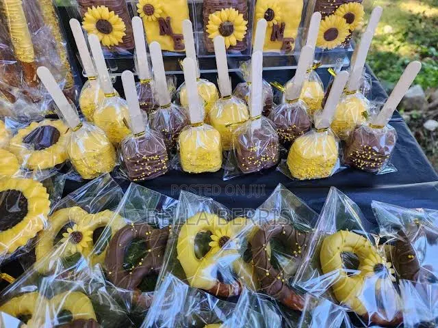 Chocolate Covered Strawberries, Cookie,cake Pops Etc