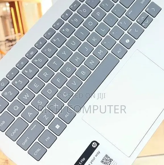 New Laptop HP OmniBook 5 Flip 16GB Intel Core i7 SSD 512GB