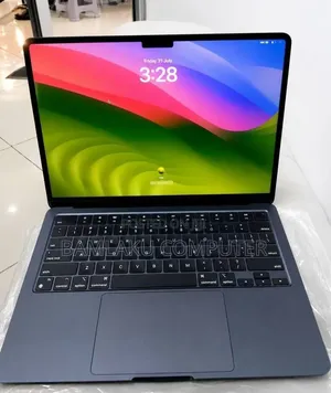 New Laptop Apple MacBook Air 2022 M2 8GB Apple M2 SSD 256GB