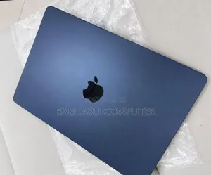 New Laptop Apple MacBook Air 2022 M2 8GB Apple M2 SSD 256GB