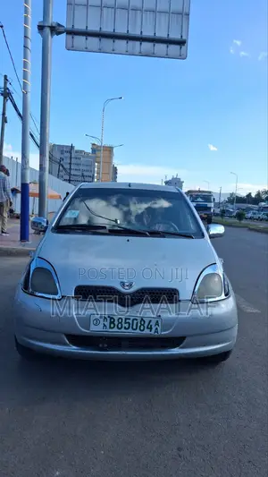 Toyota Vitz 1.0 FWD 3dr 2001 Silver