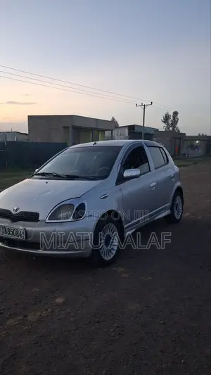 Toyota Vitz 1.0 FWD 3dr 2001 Silver