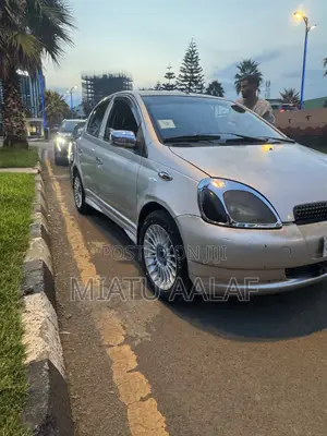 Toyota Vitz 1.0 FWD 3dr 2001 Silver
