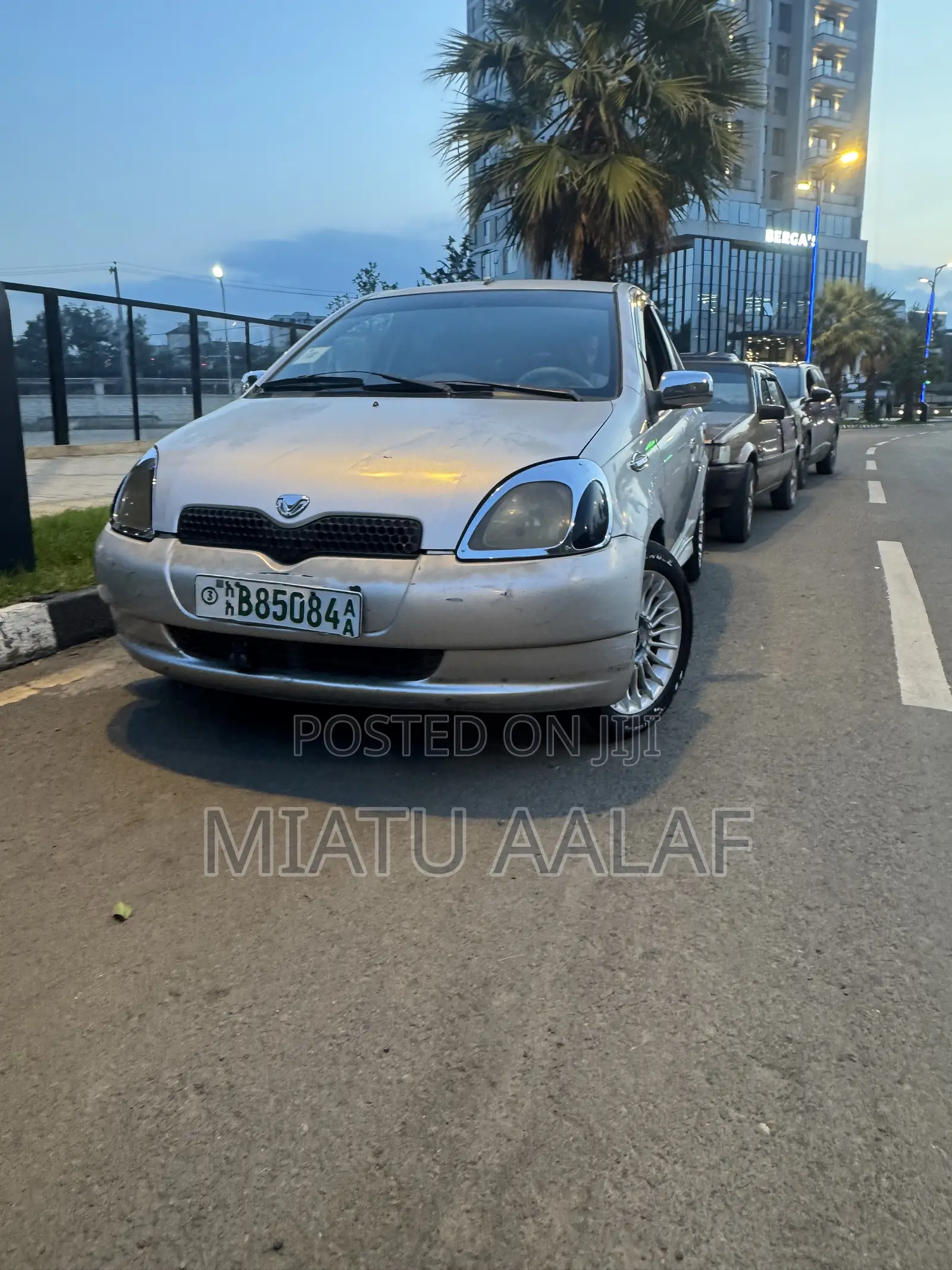 Toyota Vitz 1.0 FWD 3dr 2001 Silver
