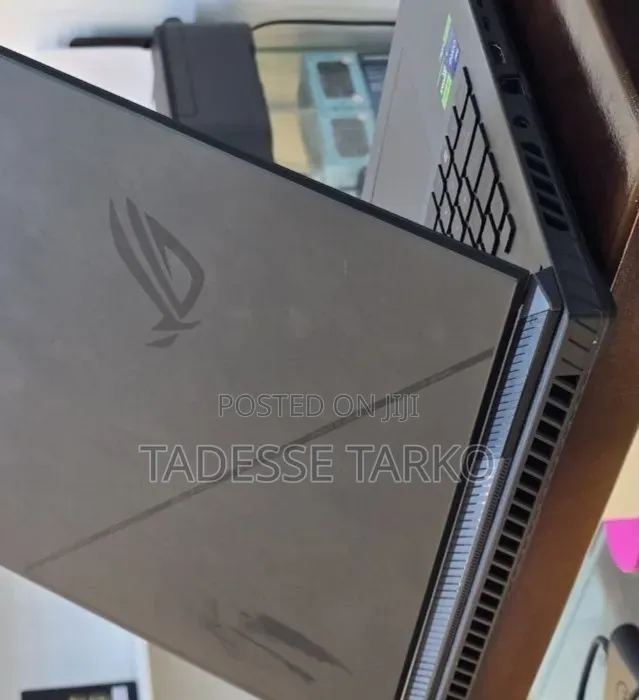 New Laptop Asus ROG Strix G18 16GB Intel Core i9 SSD 1T