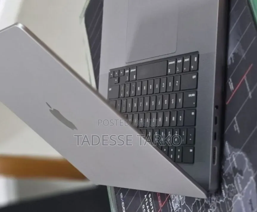 New Laptop Apple MacBook Pro 2023 M2 16GB Apple M2 SSD 512GB