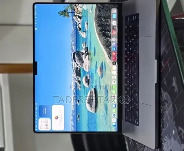 New Laptop Apple MacBook Pro 2023 M2 16GB Apple M2 SSD 512GB