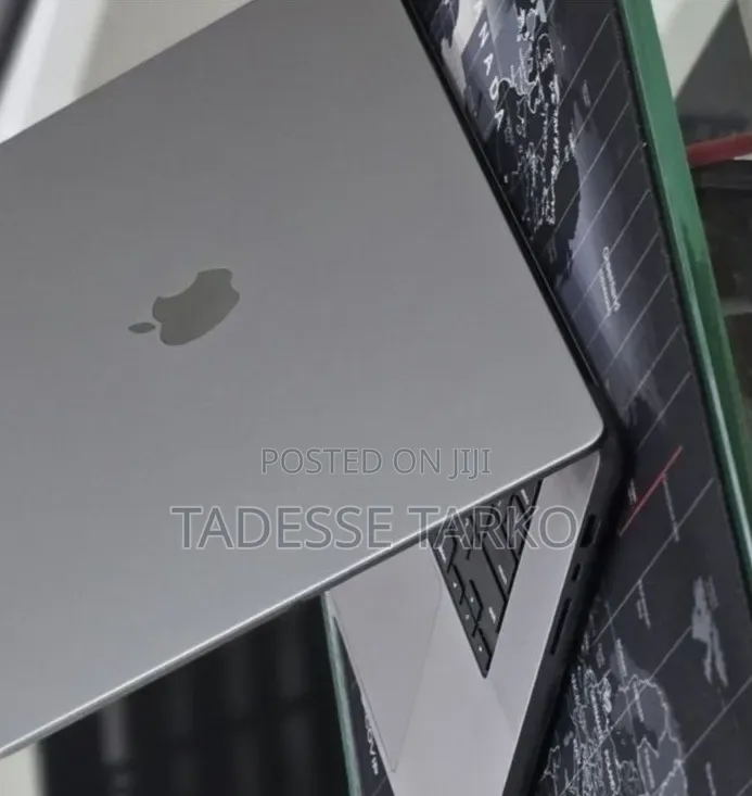 New Laptop Apple MacBook Pro 2023 M2 16GB Apple M2 SSD 512GB