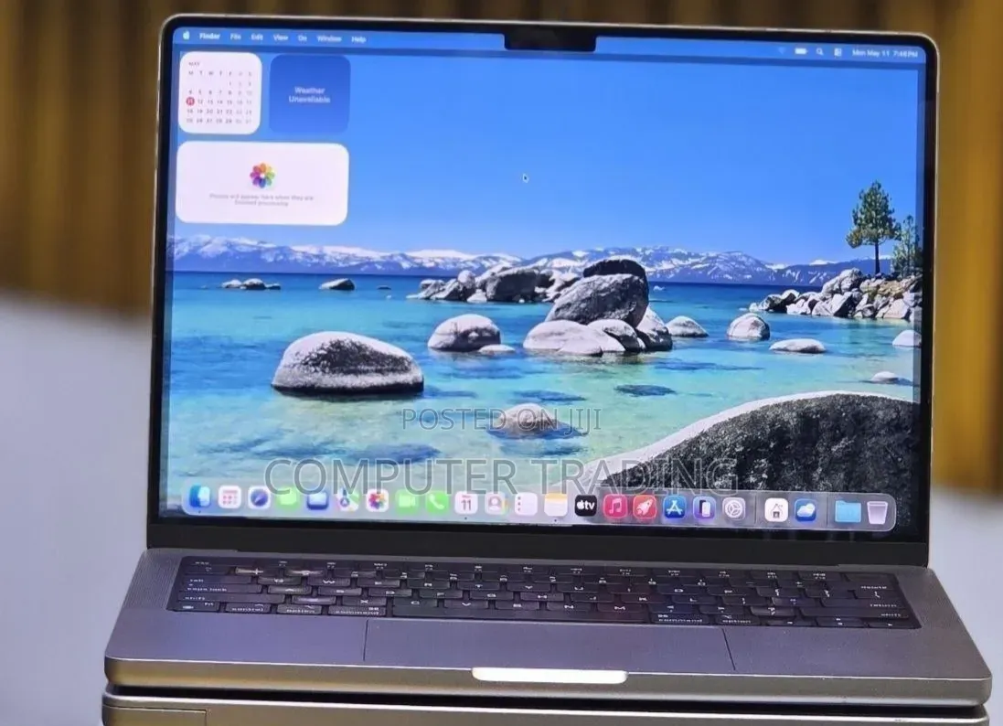 New Laptop Apple MacBook Pro 2020 M1 16GB Intel Core i7 SSD 512GB