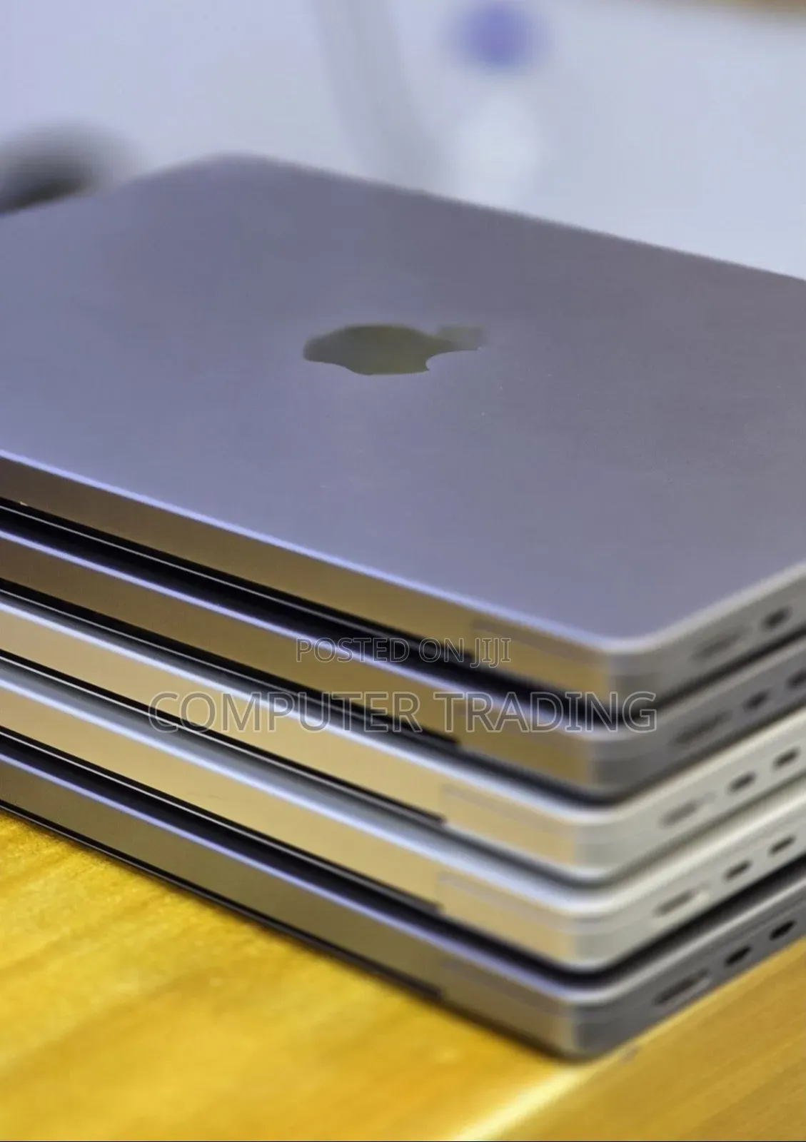 New Laptop Apple MacBook Pro 2020 M1 16GB Intel Core i7 SSD 512GB