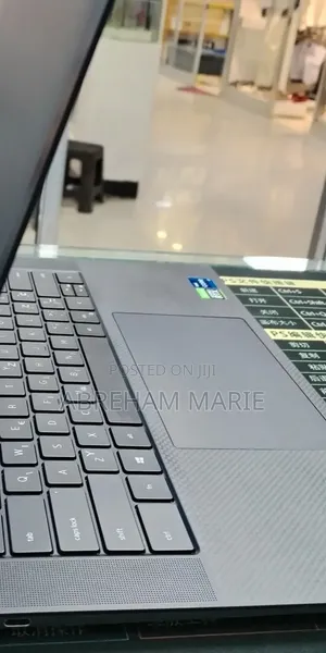 New Laptop Dell Precision 5560 16GB Intel Core i7 SSD 512GB