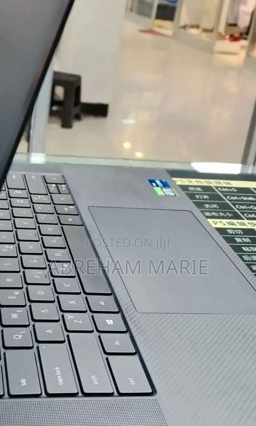 New Laptop Dell Precision 5560 16GB Intel Core i7 SSD 512GB
