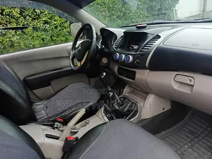 Mitsubishi L200 2007 Silver