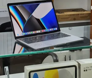 New Laptop Apple MacBook 16GB Intel Core i7 SSD 512GB