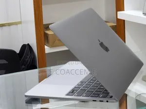 New Laptop Apple MacBook 16GB Intel Core i7 SSD 512GB