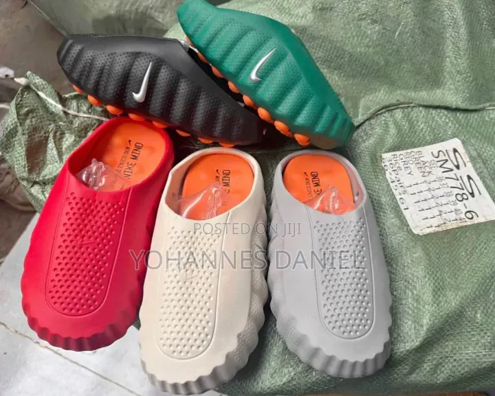 Nike Mind Multiple Color