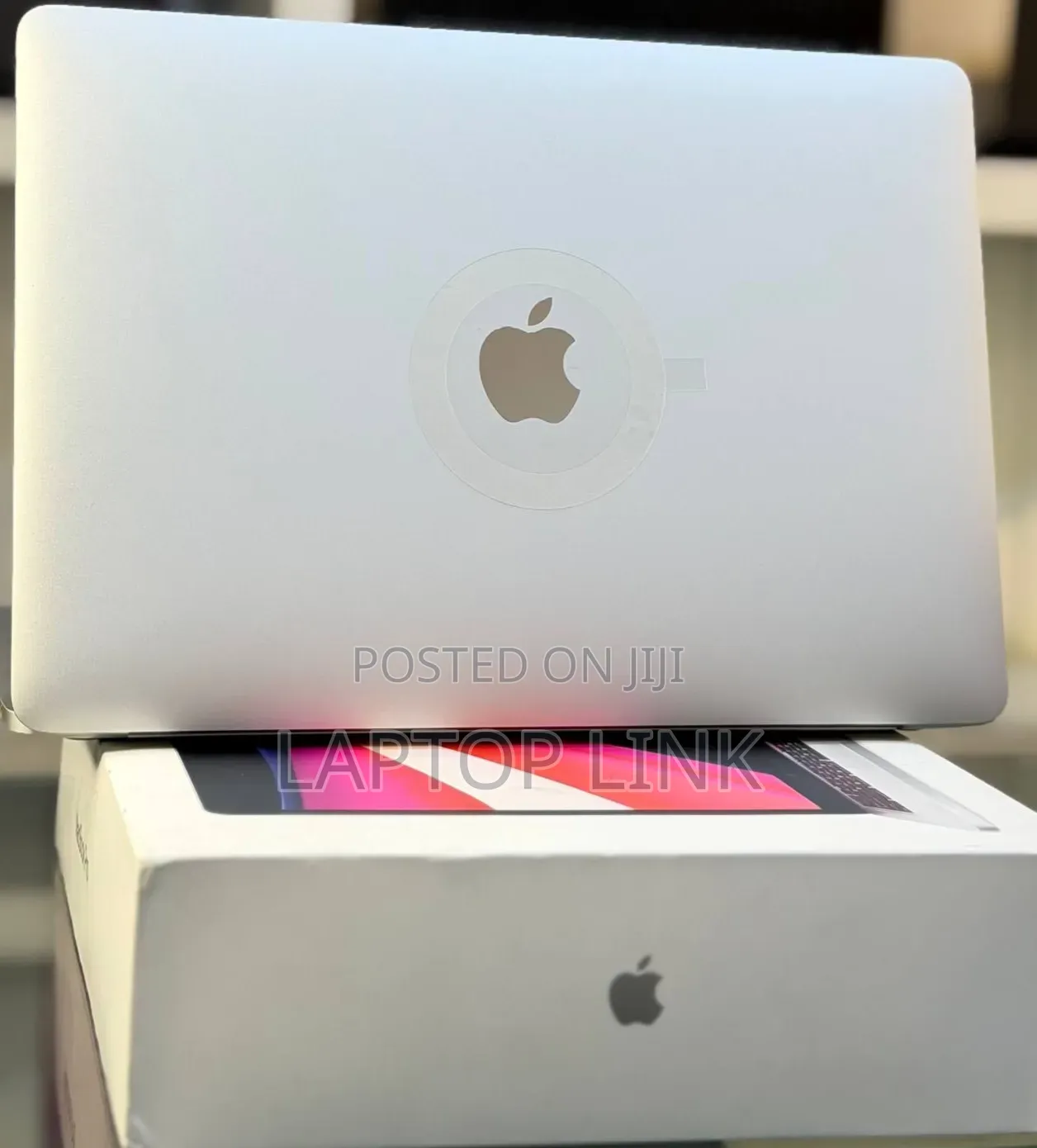 New Laptop Apple MacBook Pro 2020 M1 8GB Apple M1 SSD 512GB