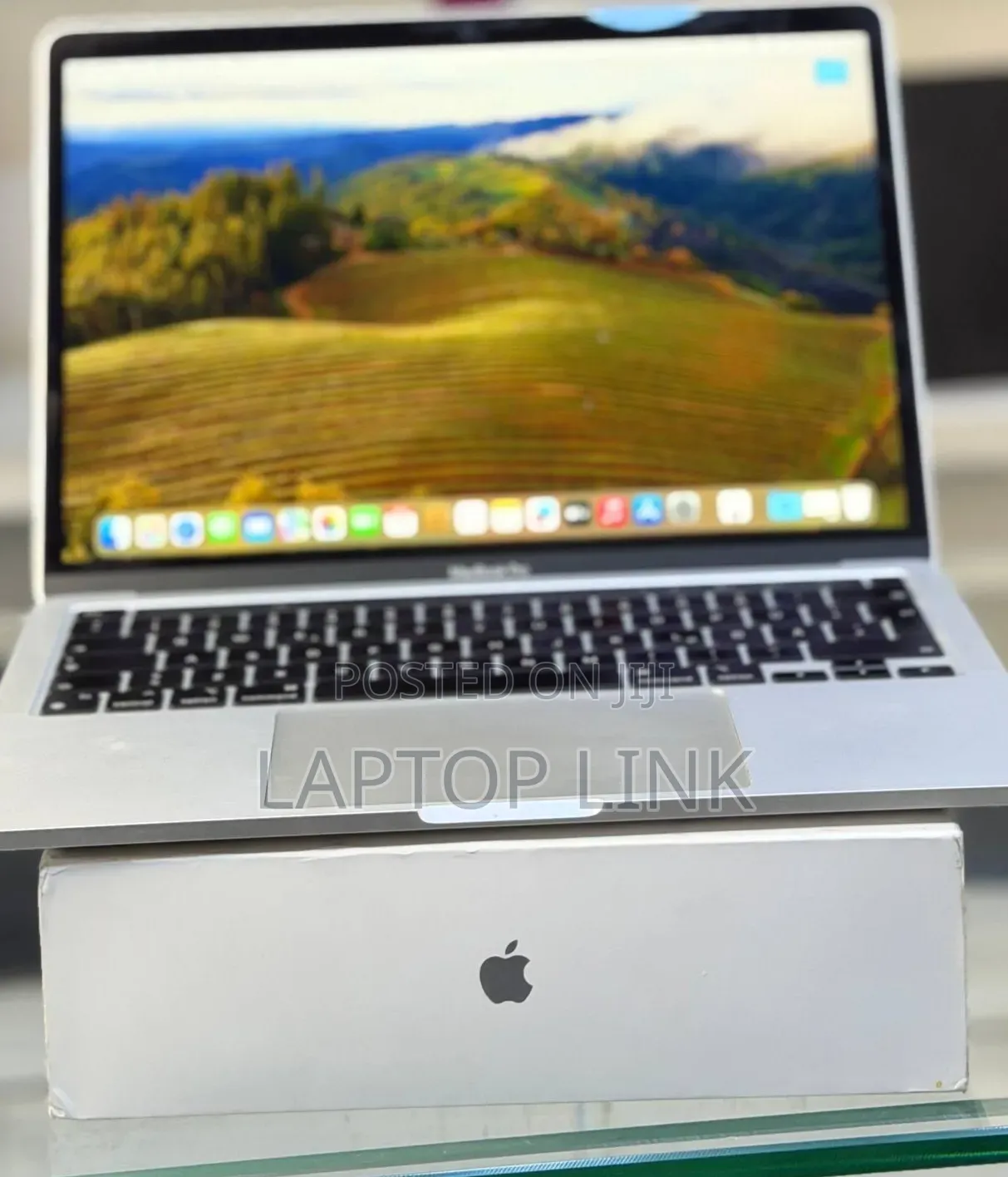 New Laptop Apple MacBook Pro 2020 M1 8GB Apple M1 SSD 512GB