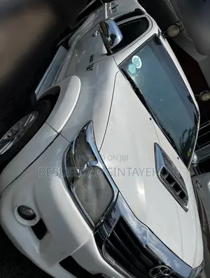 Toyota Hilux SR5 2015 White