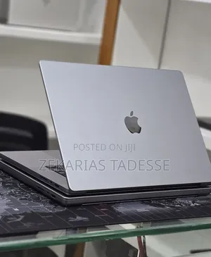 New Laptop Apple MacBook Pro 2020 M1 32GB Apple M1 Pro SSD 512GB