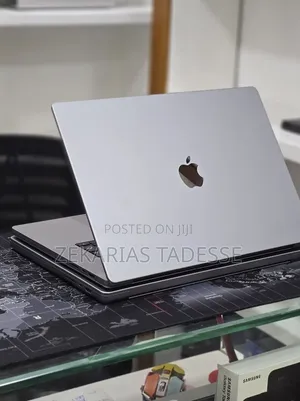 New Laptop Apple MacBook Pro 2020 M1 32GB Apple M1 Pro SSD 512GB
