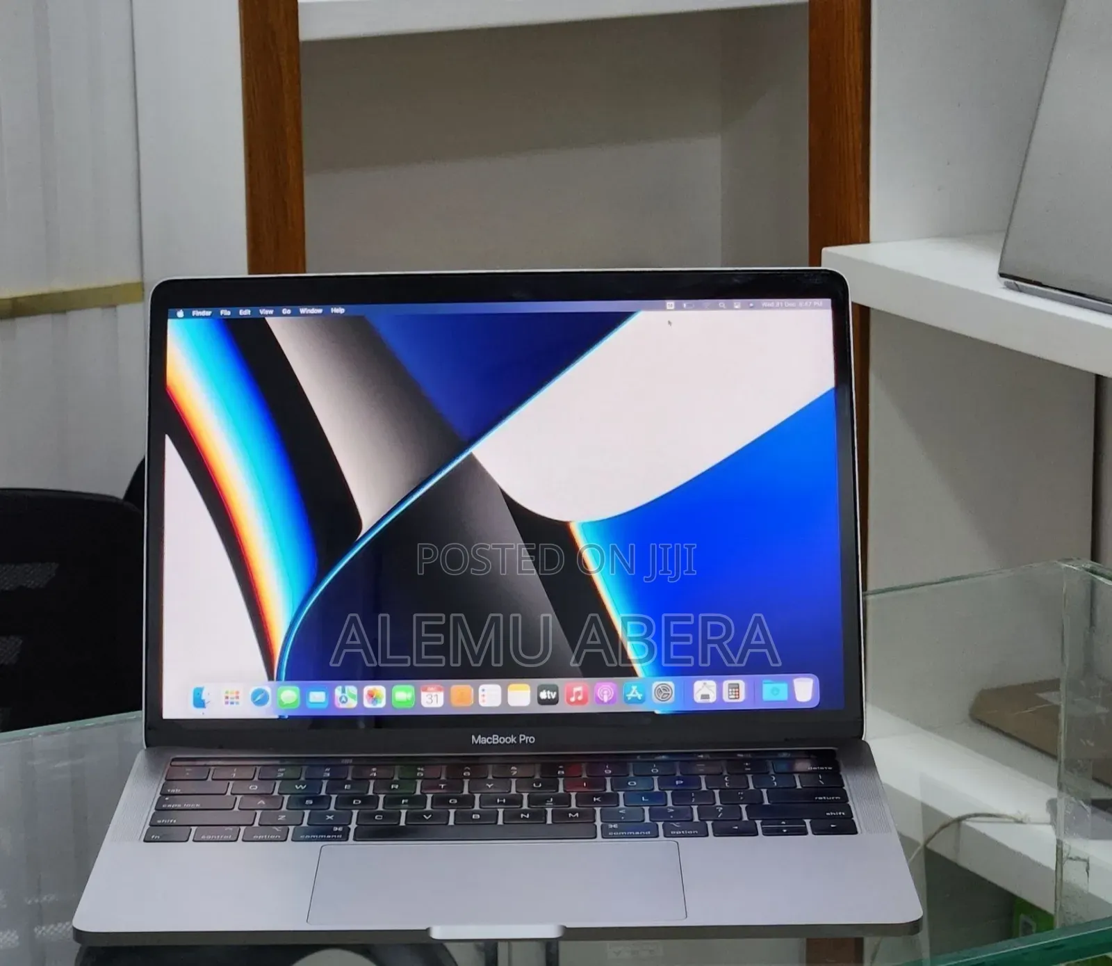 New Laptop Apple MacBook Pro 2019 16GB Intel Core i7 SSD 512GB