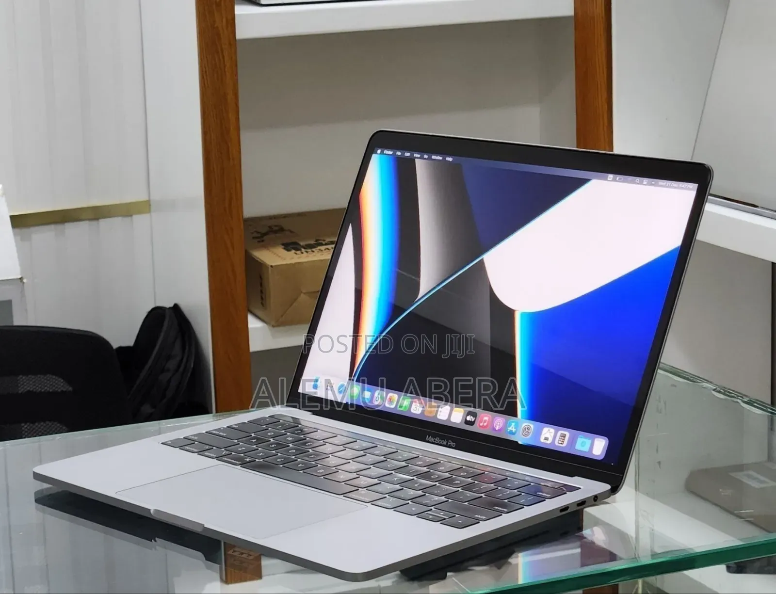 New Laptop Apple MacBook Pro 2019 16GB Intel Core i7 SSD 512GB