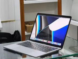 New Laptop Apple MacBook Pro 2019 16GB Intel Core i7 SSD 512GB