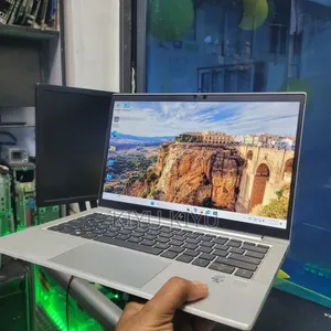 New Laptop HP EliteBook 830 8GB Intel Core i5 SSD 512GB