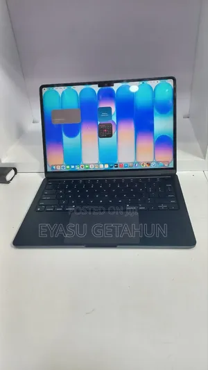 New Laptop Apple MacBook Air 2022 M2 8GB Apple M2 SSD 256GB