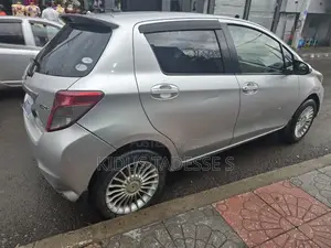 Toyota Yaris 2012 Silver