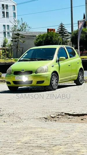 Toyota Vitz 2004 Green