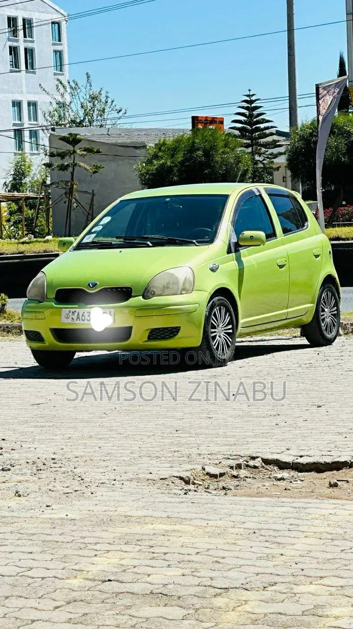 Toyota Vitz 2004 Green