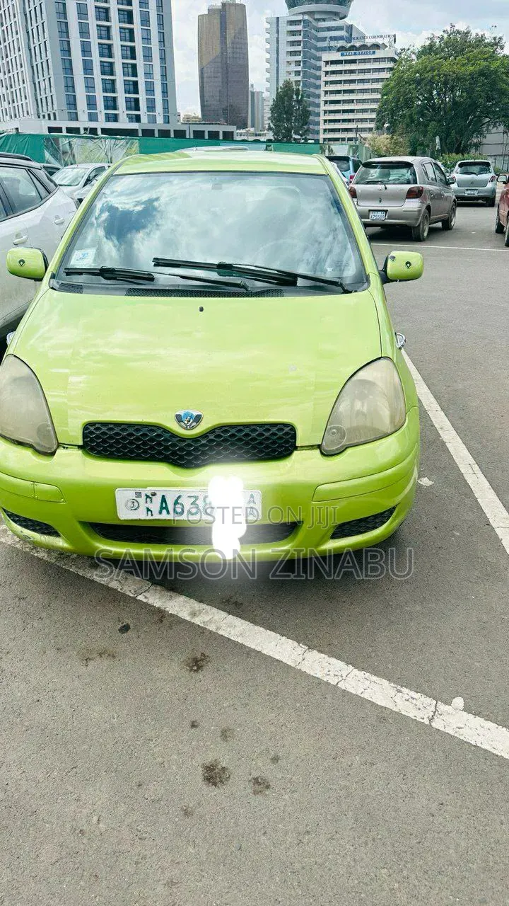 Toyota Vitz 2004 Green